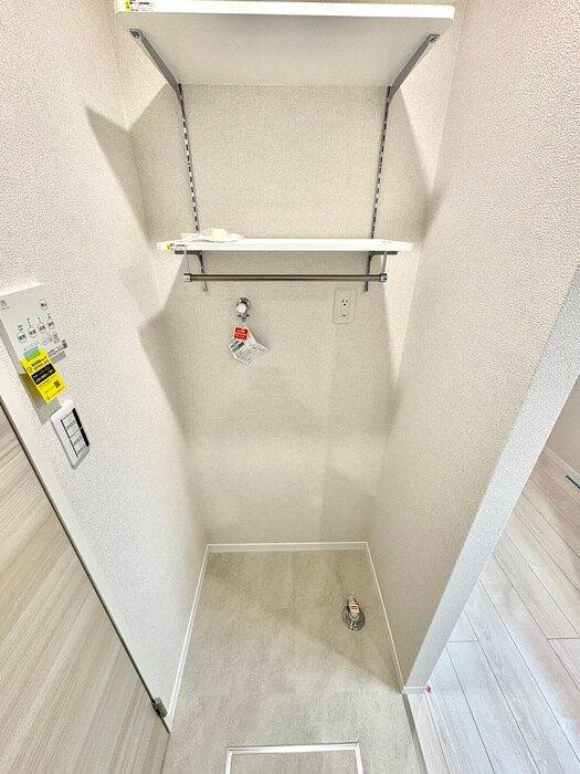 物件内観写真16　(洗濯機置場)