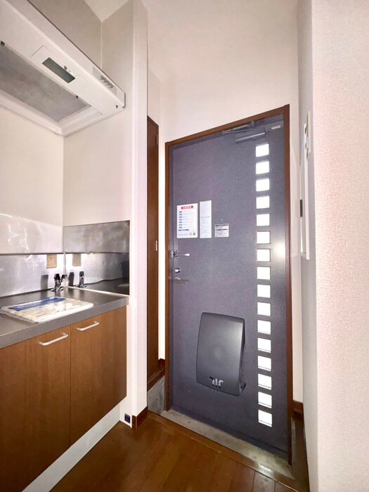 物件内観写真18　(玄関)