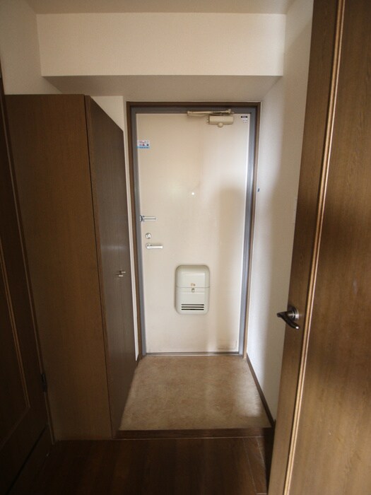 物件内観写真15　(玄関)