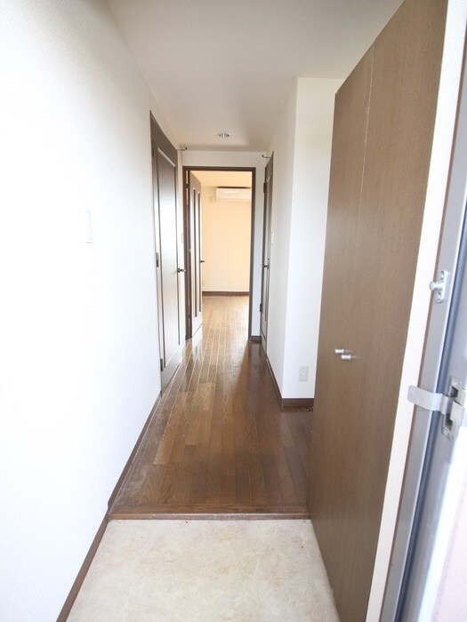 物件内観写真16　(廊下)