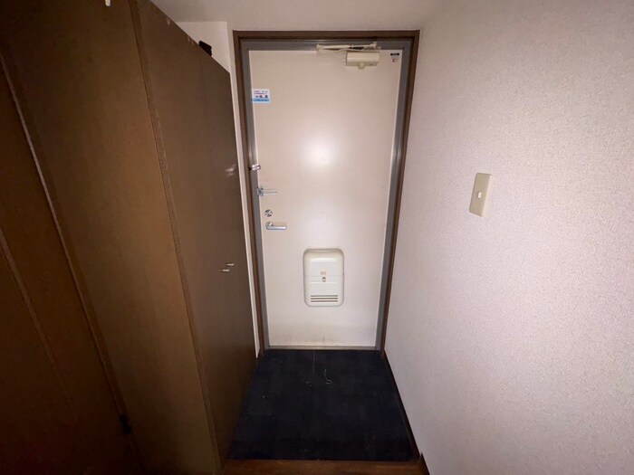 物件内観写真22　(玄関)