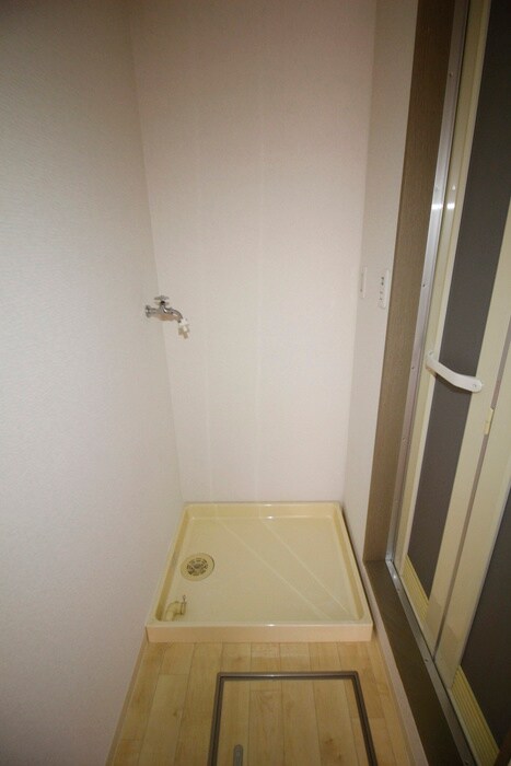 物件内観写真13　(洗濯機置場)