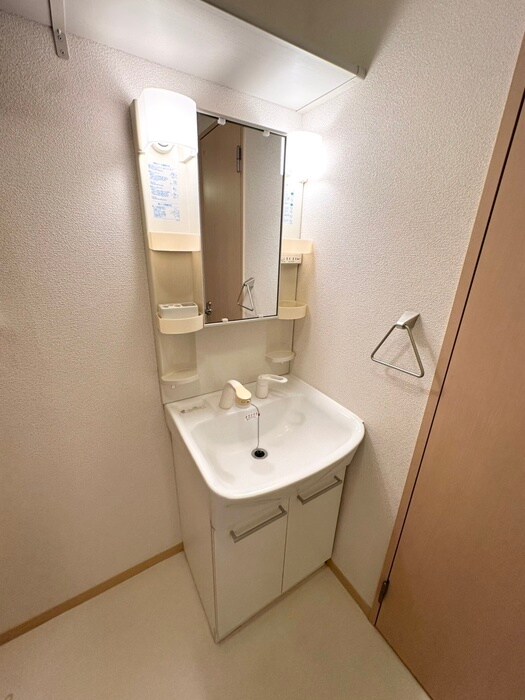 物件内観写真12　(洗面)