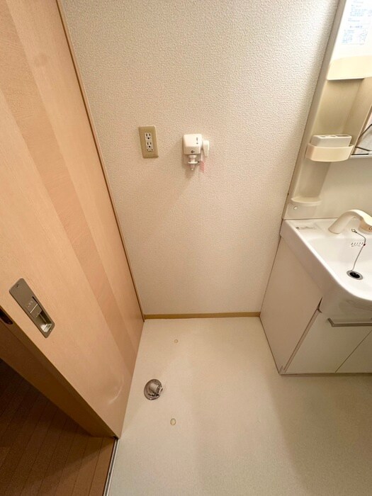 物件内観写真13　(洗濯機置場)