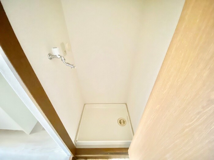 物件内観写真13　(洗濯機置場)