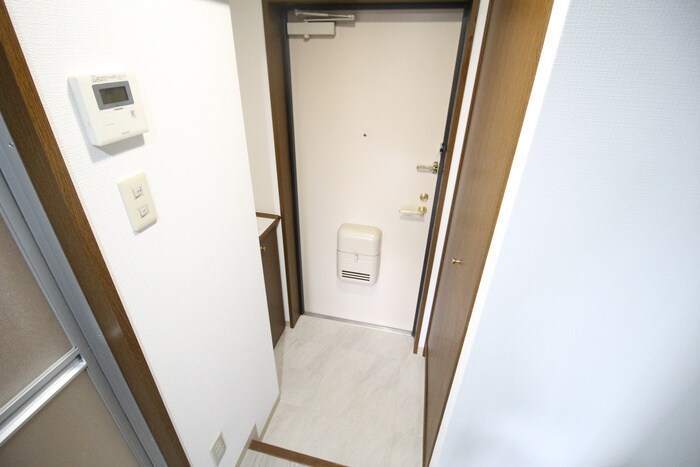 物件内観写真14　(玄関)