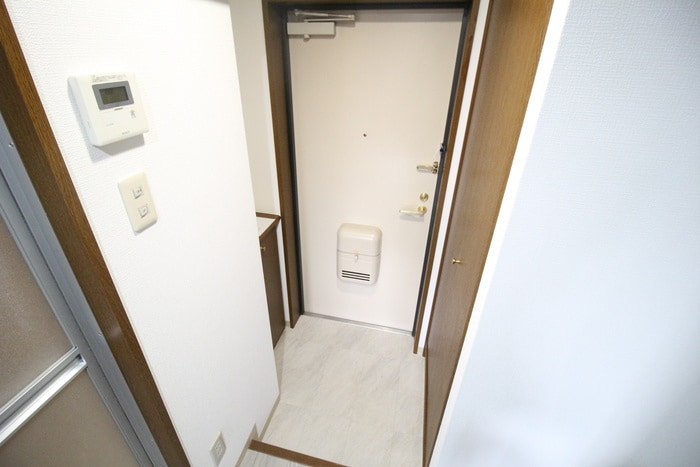 物件内観写真14　(玄関)