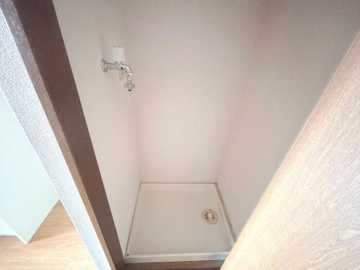 物件内観写真14　(洗濯機置場)