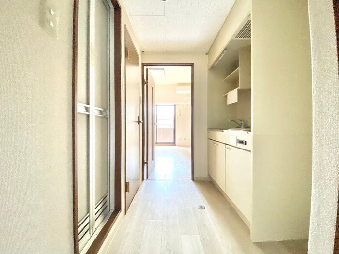 物件内観写真16　(廊下)