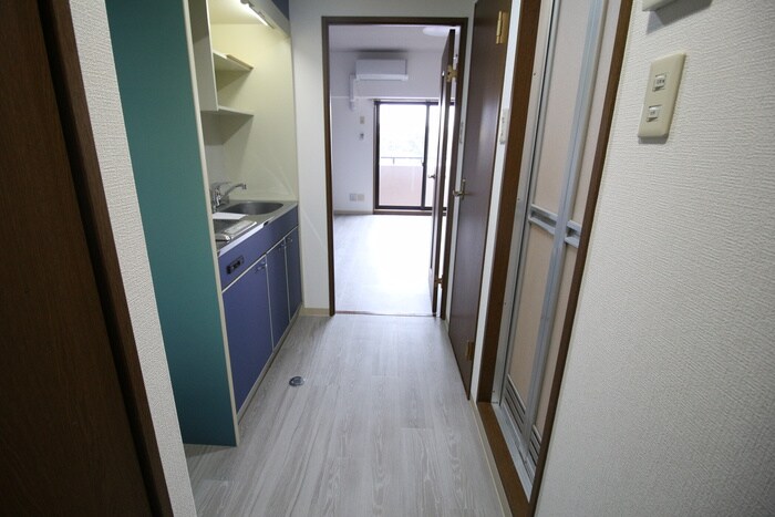 物件内観写真16　(廊下)