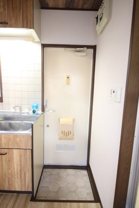 物件内観写真19　(玄関)