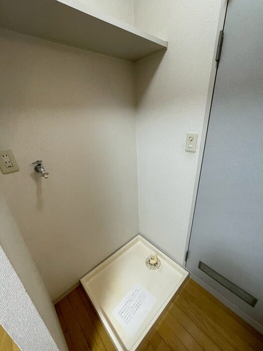 物件内観写真13　(洗濯機置場)