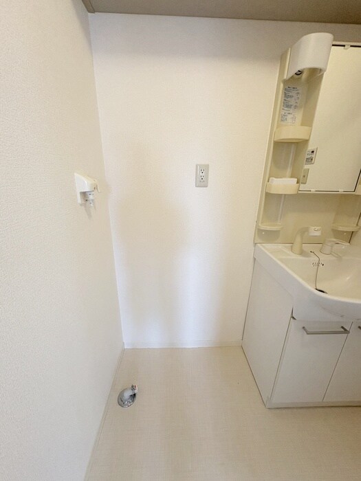 物件内観写真13　(洗濯機置場)