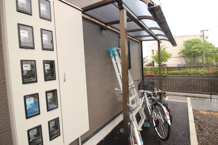 物件外観写真6　(駐輪場)