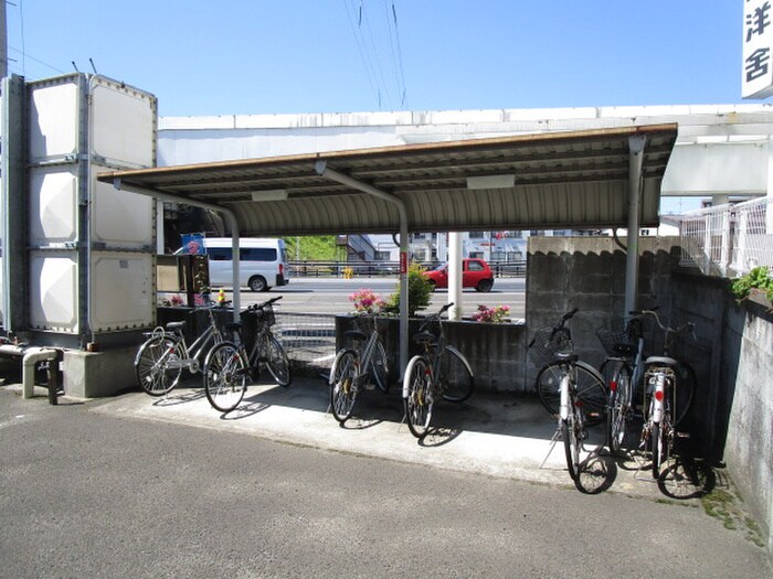 物件外観写真6　(駐輪場)