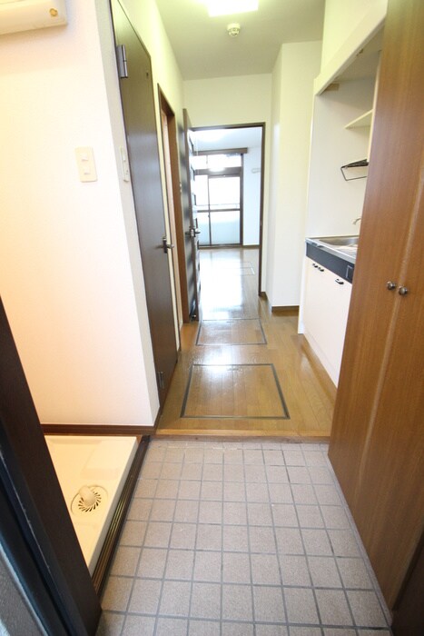 物件内観写真17　(玄関)