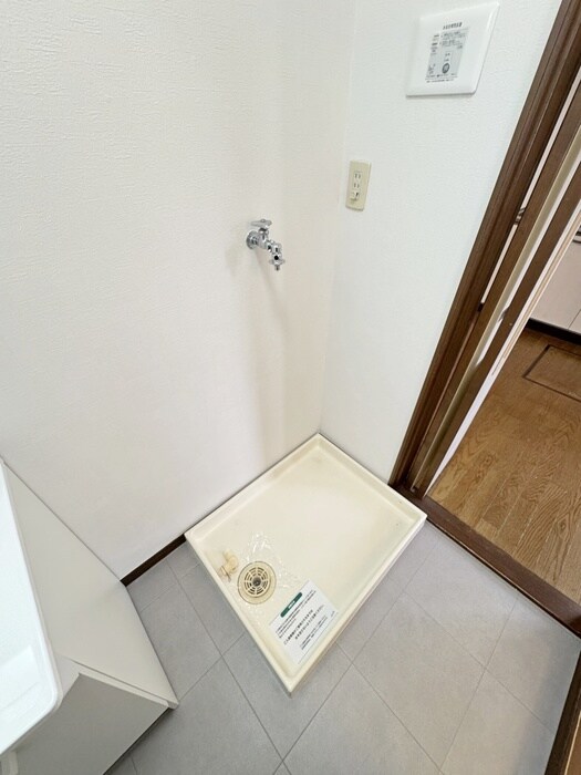 物件内観写真18　(洗濯機置場)