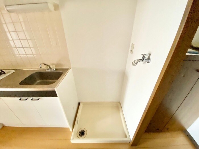 物件内観写真15　(洗濯機置場)