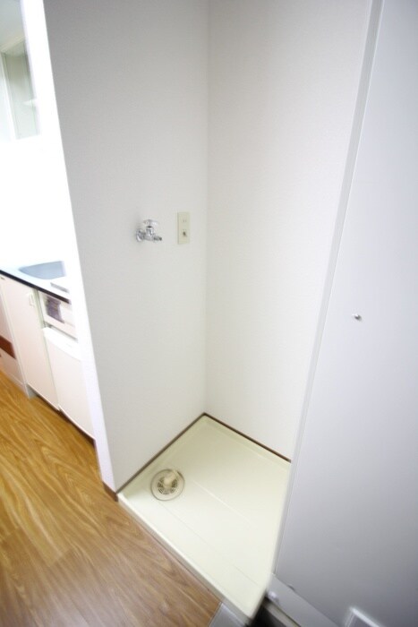 物件内観写真15　(洗濯機置場)