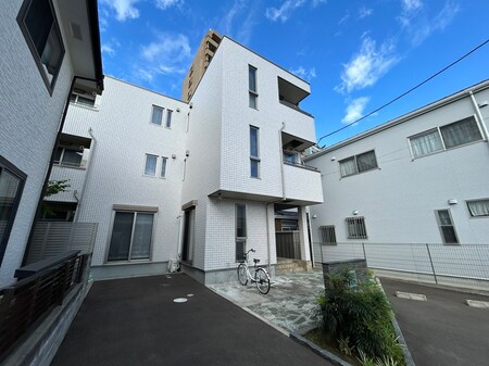 ラシ－ネ薬師堂外観写真