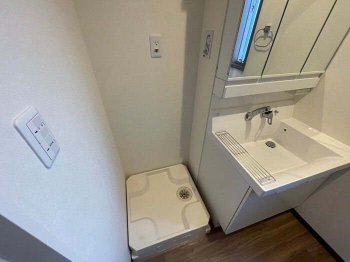 物件内観写真13　(洗濯機置場)