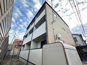 アリュール霊屋下外観写真