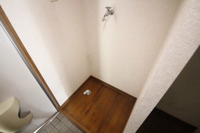 物件内観写真17　(洗濯機置場)