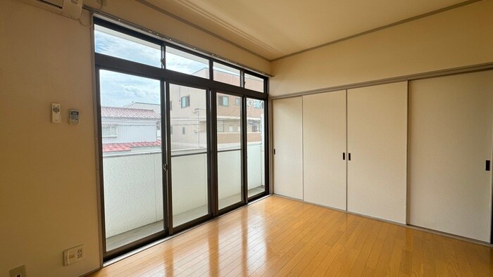 物件内観写真9　(居室)