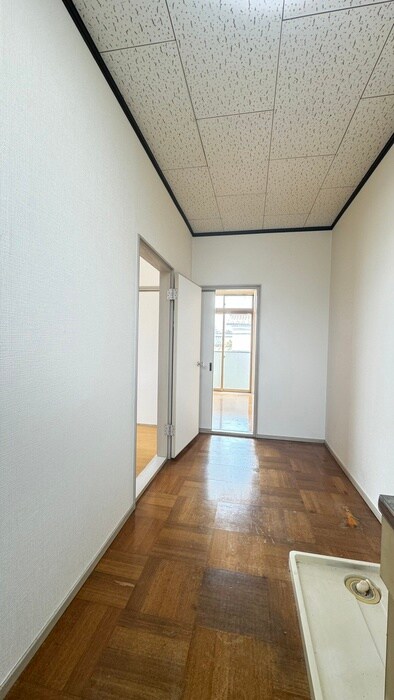 物件内観写真17　(廊下)