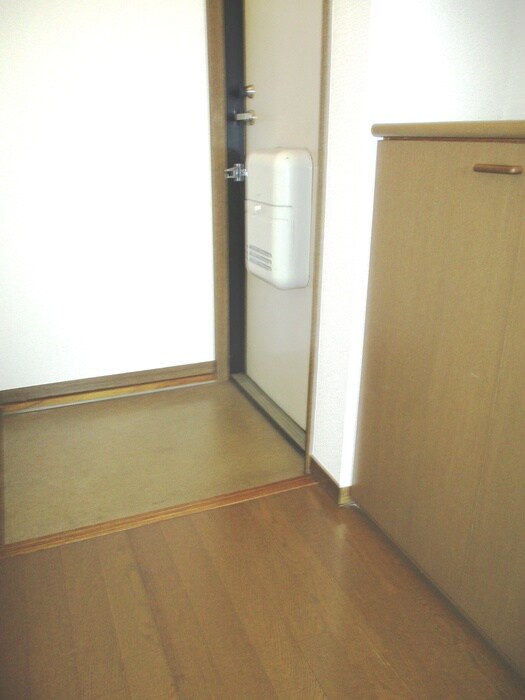 物件内観写真7　(玄関)