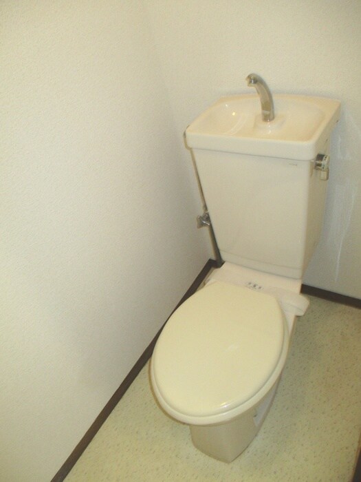 物件内観写真9　(トイレ)