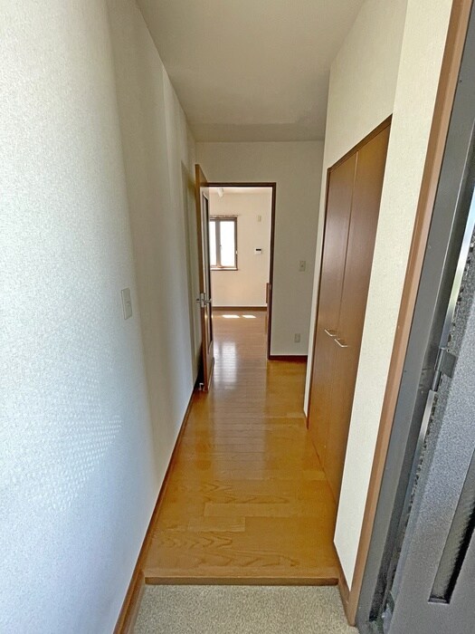 物件内観写真15　(廊下)