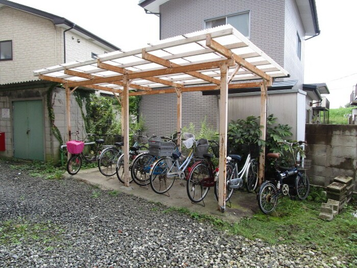 物件外観写真5　(駐輪場)