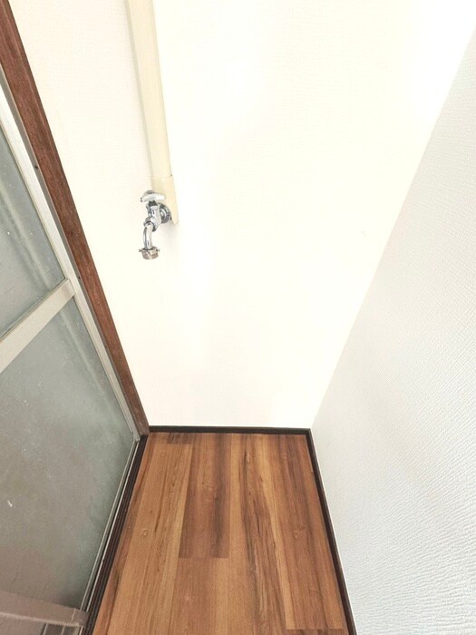 物件内観写真14　(洗濯機置場)