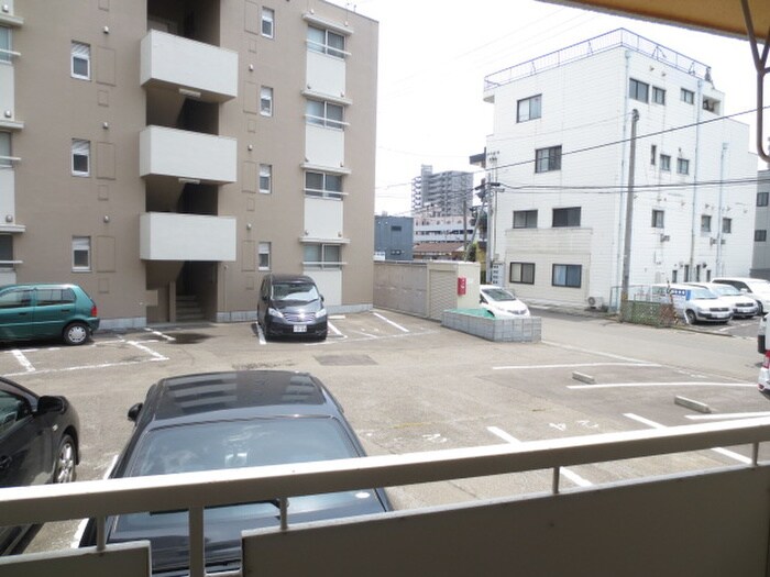 物件内観写真16　(室内からの展望)