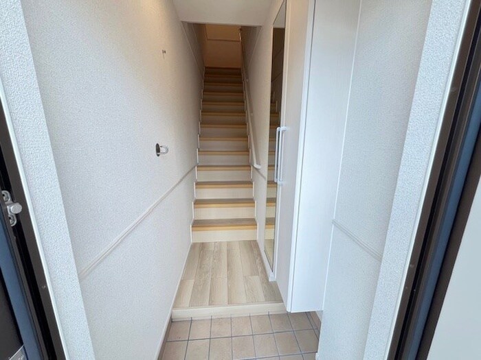 物件内観写真13　(廊下)