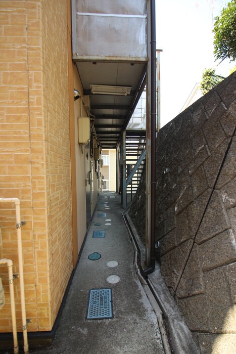 物件外観写真6　(エントランス部分)