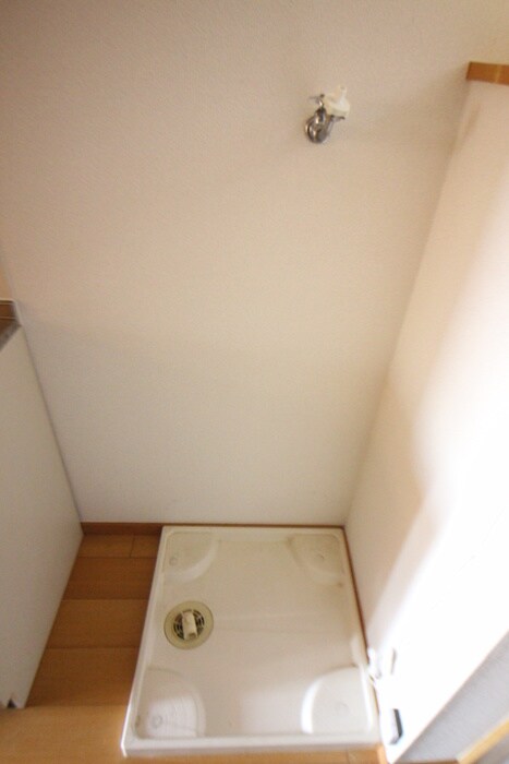 物件内観写真12　(洗濯機置場)