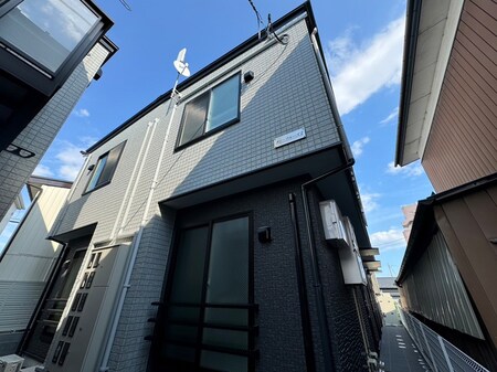 タン・ウルーズⅡ外観写真