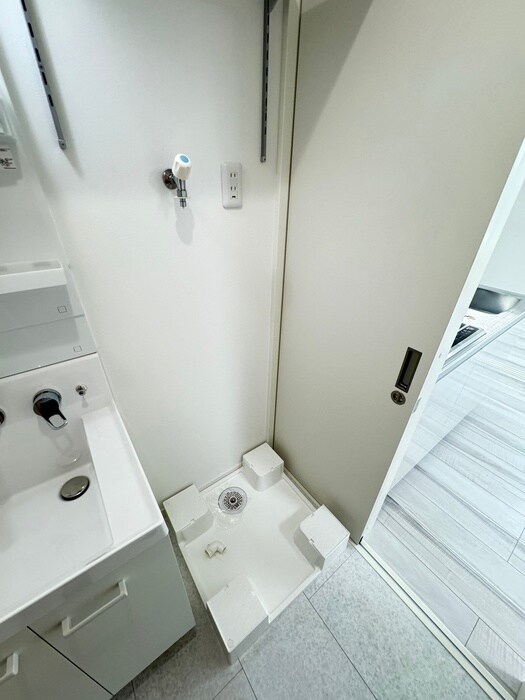 物件内観写真13　(洗濯機置場)