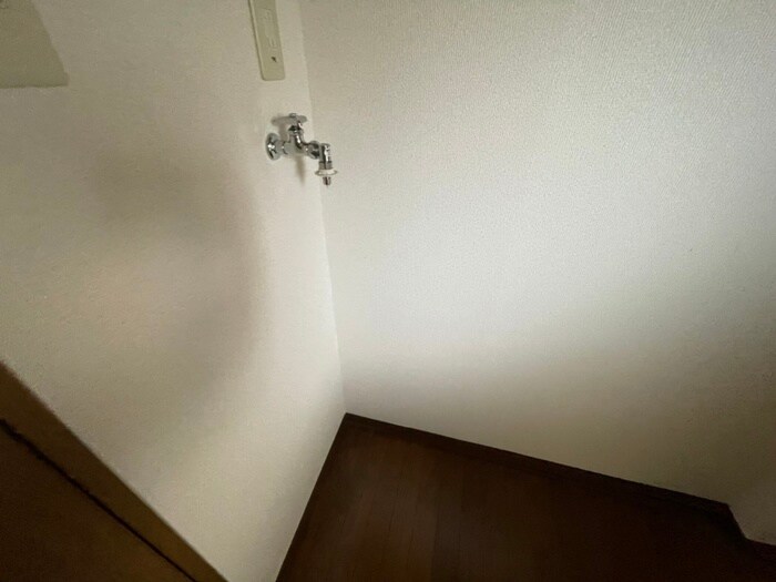 物件内観写真14　(洗濯機置場)