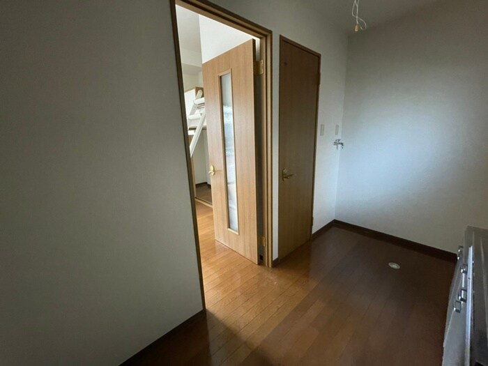 物件内観写真16　(廊下)