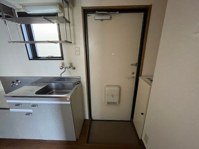 物件内観写真18　(玄関)