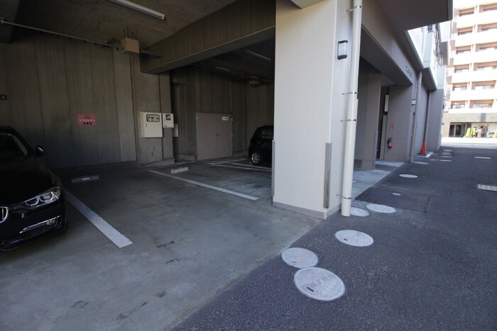 フォレスタはちまんの駐車場