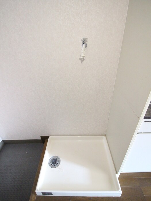 物件内観写真12　(洗濯機置場)