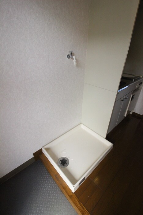 物件内観写真17　(洗濯機置場)