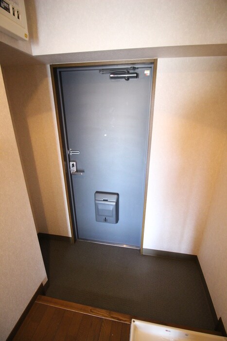 物件内観写真18　(玄関)
