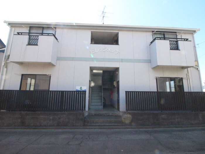 物件外観写真2　(エントランス部分)