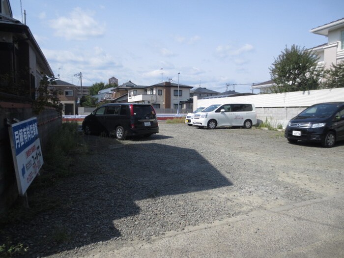 物件外観写真6　(駐車場)