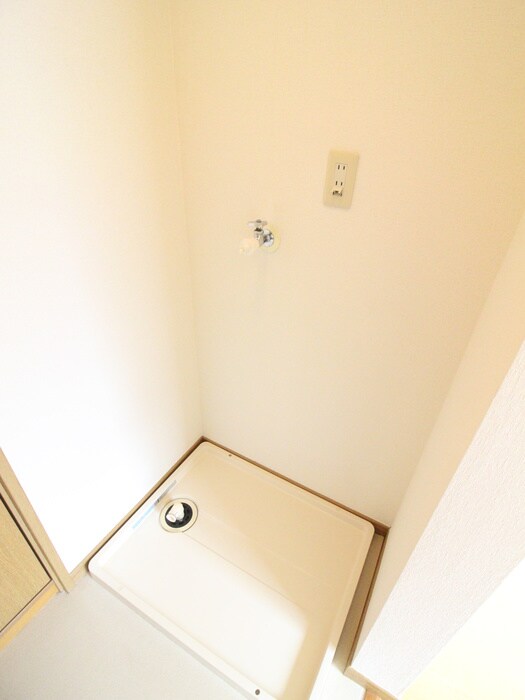 物件内観写真13　(洗濯機置場)